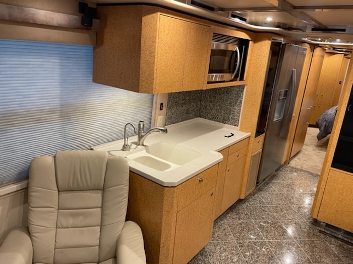 2004 Prevost Featherlite H3-45 For Sale