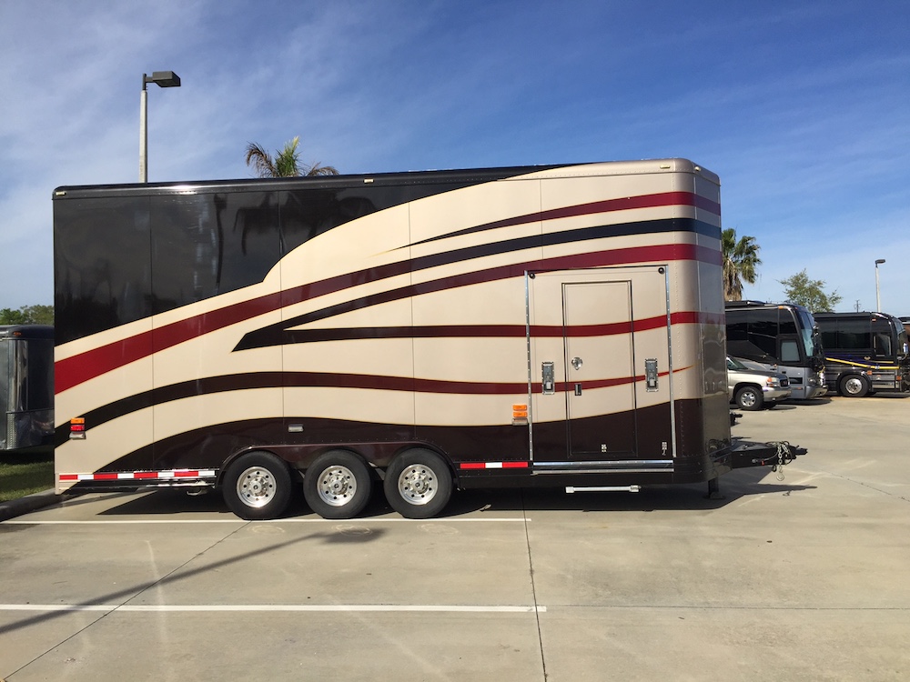 2004 Prevost Featherlite H3-45 For Sale