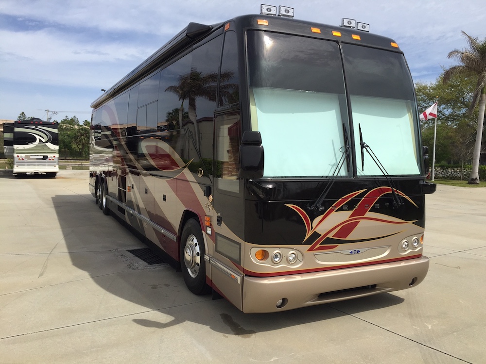 2004 Prevost Featherlite H3-45 For Sale