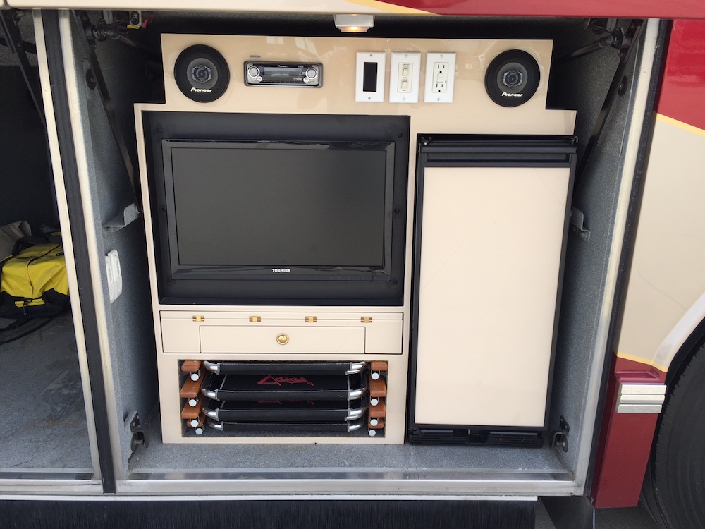 2004 Prevost Featherlite H3-45 For Sale