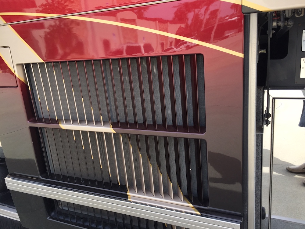 2004 Prevost Featherlite H3-45 For Sale