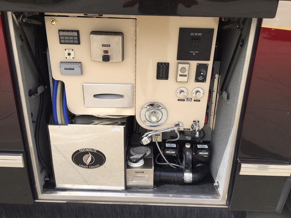2004 Prevost Featherlite H3-45 For Sale