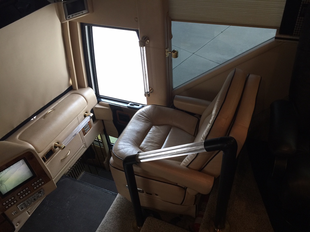 2004 Prevost Featherlite H3-45 For Sale