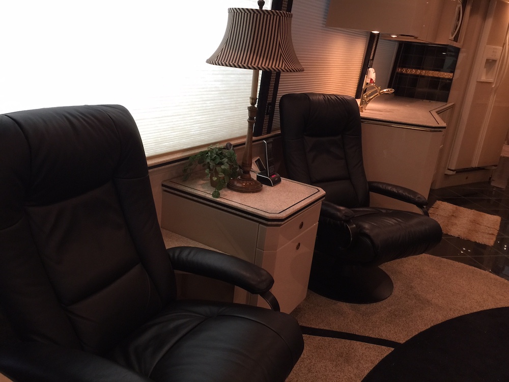 2004 Prevost Featherlite H3-45 For Sale