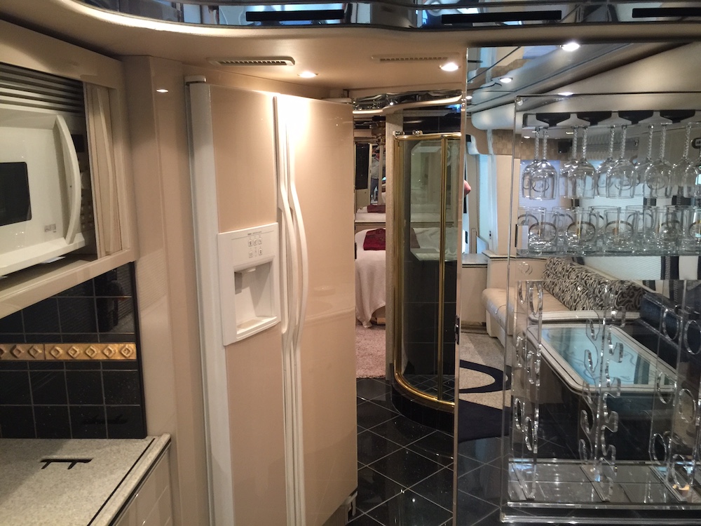 2004 Prevost Featherlite H3-45 For Sale