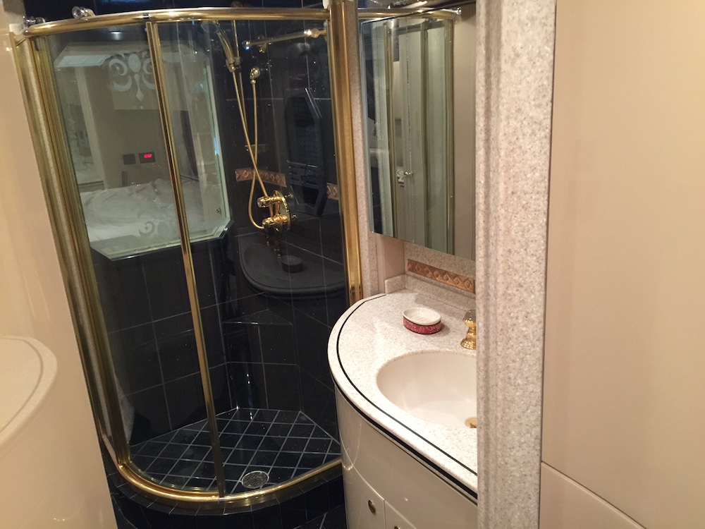 2004 Prevost Featherlite H3-45 For Sale