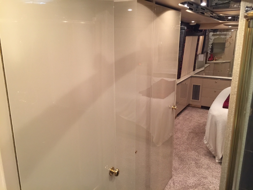 2004 Prevost Featherlite H3-45 For Sale