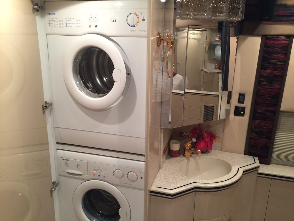 2004 Prevost Featherlite H3-45 For Sale