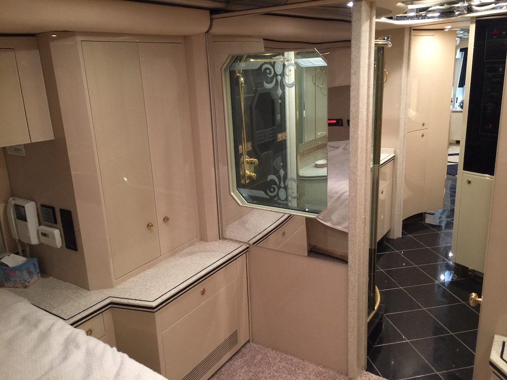2004 Prevost Featherlite H3-45 For Sale