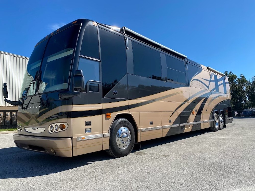 2004 Prevost Featherlite H3-45 For Sale