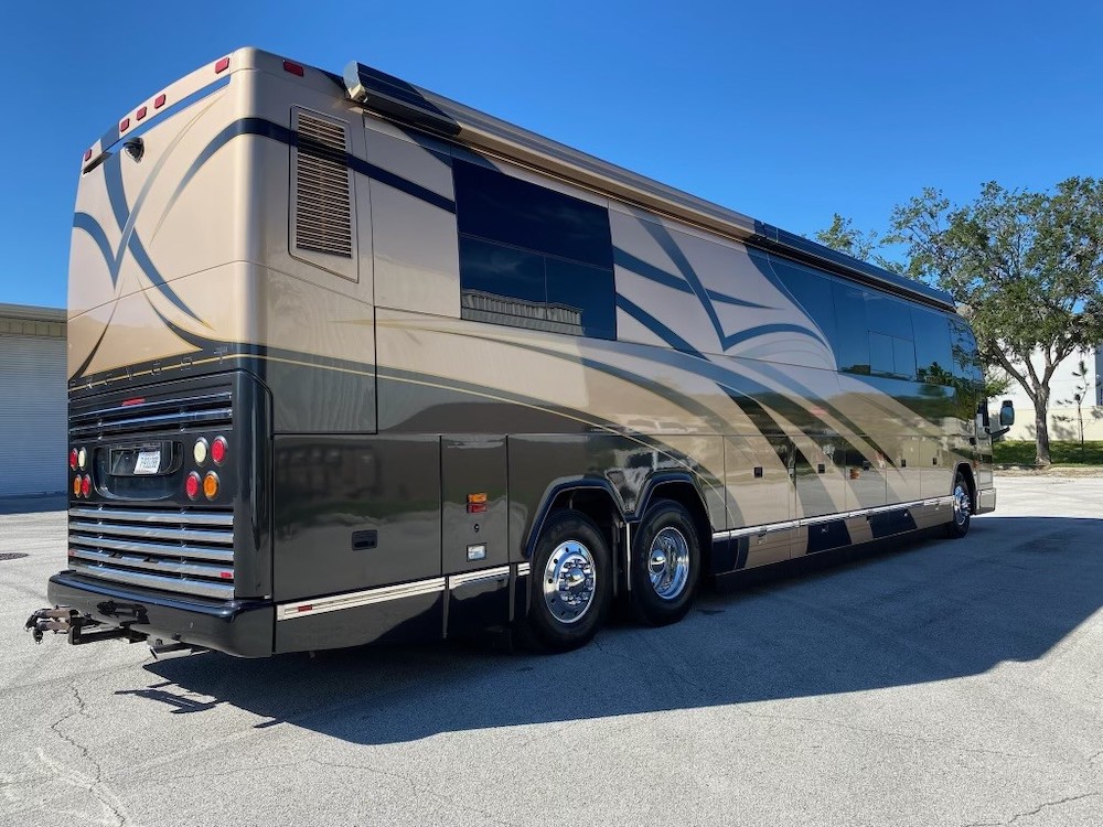 2004 Prevost Featherlite H3-45 For Sale