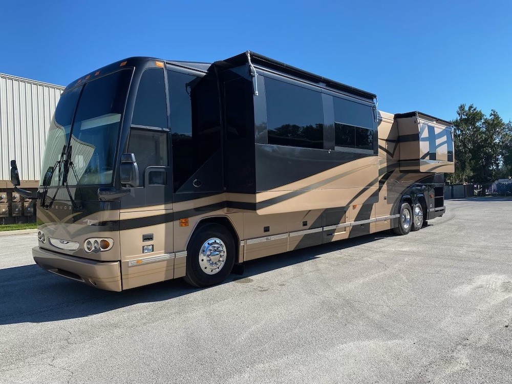 2004 Prevost Featherlite H3-45 For Sale