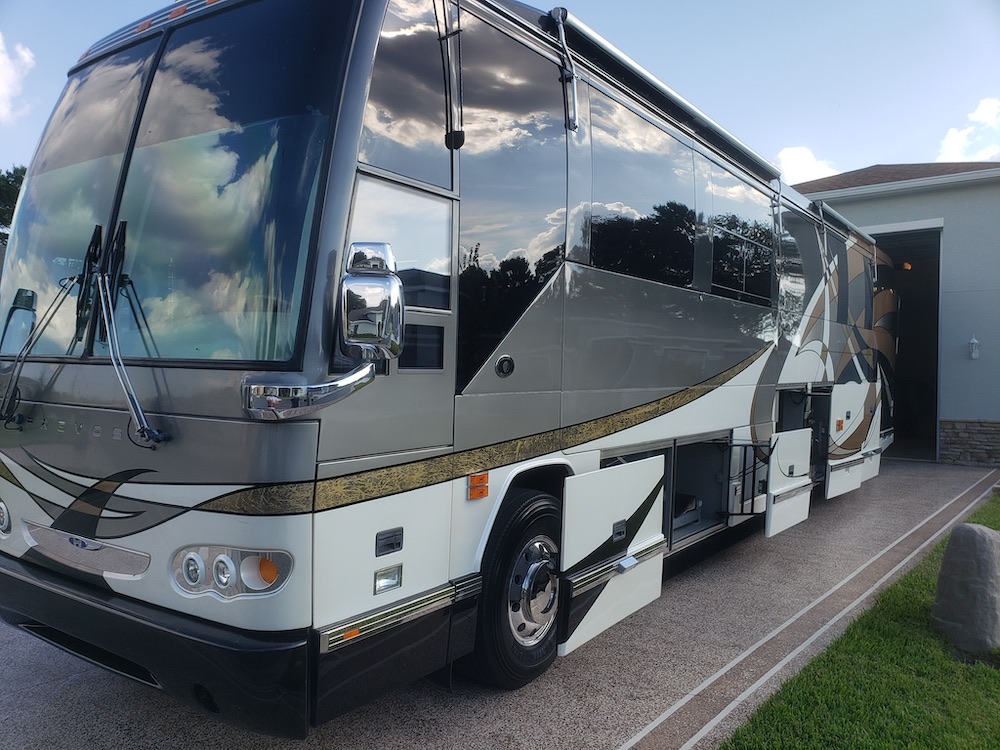 2004 Prevost Featherlite H3-45 For Sale