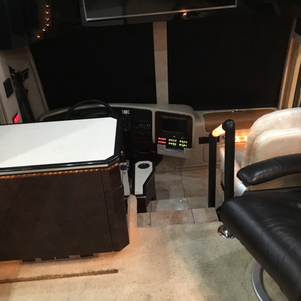 2004 Prevost Featherlite H3-45 For Sale