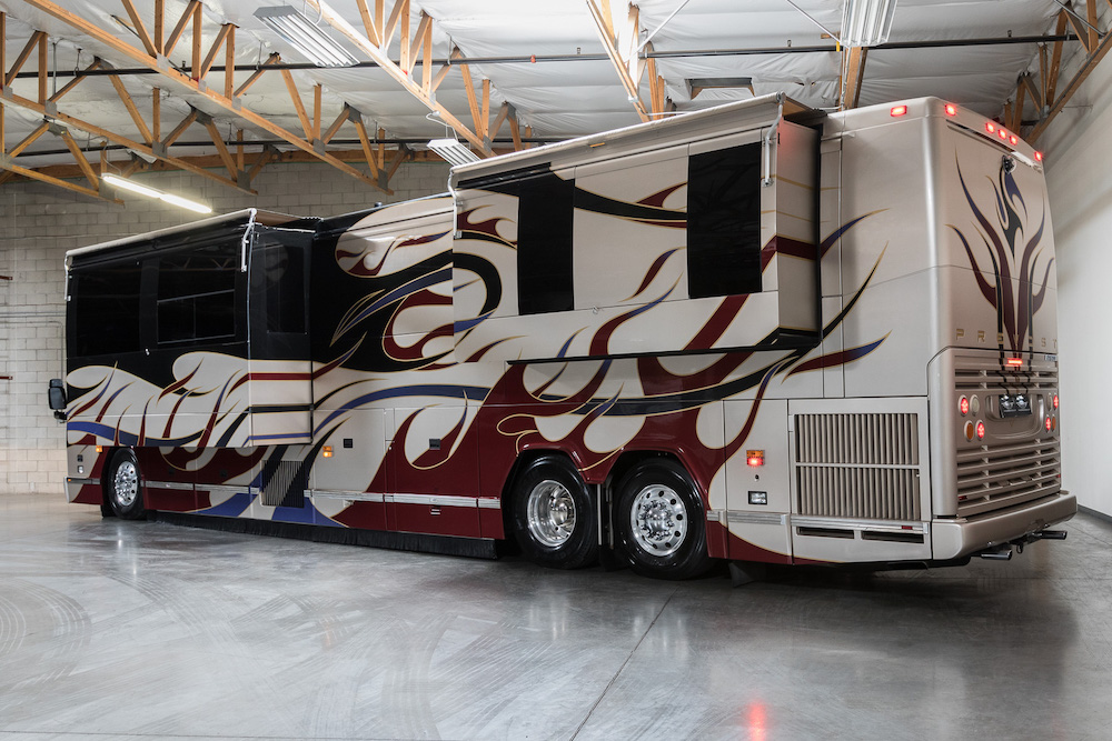 2004 Prevost Featherlite H3-45 For Sale