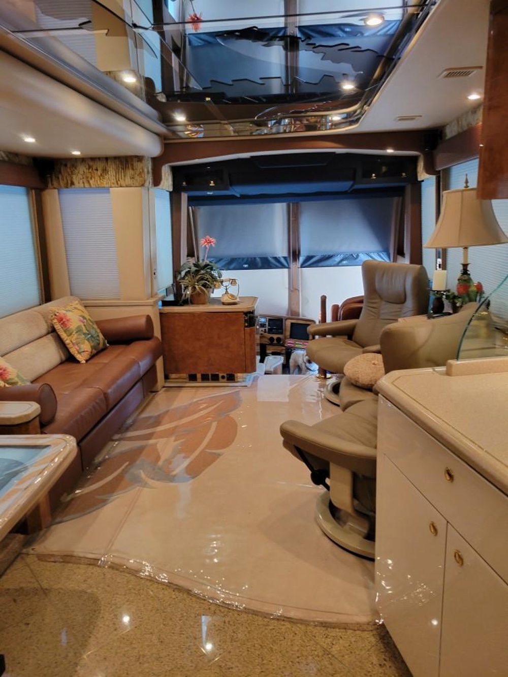 2004 Prevost Featherlite H3-45 For Sale