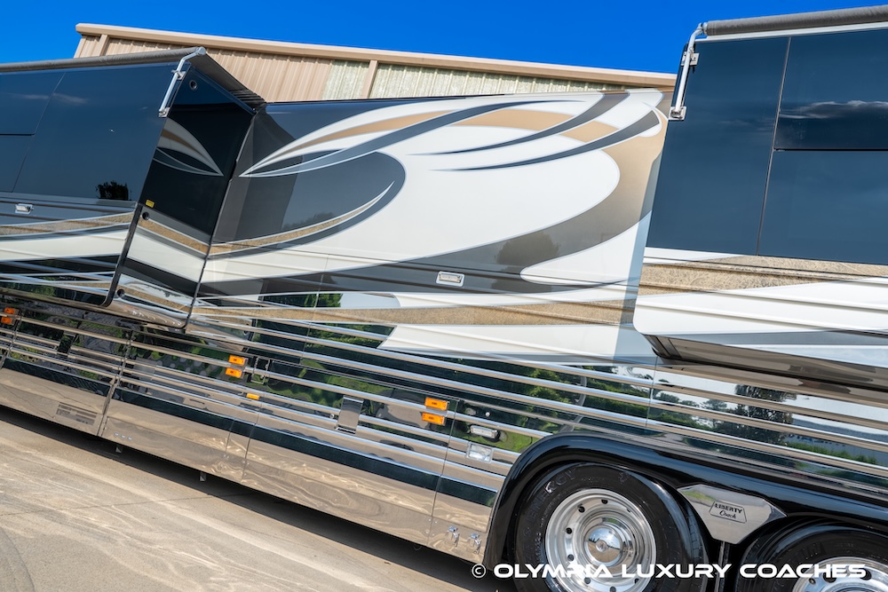 2004 Prevost Liberty XLII For Sale