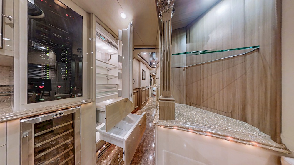 2004 Prevost Liberty XLII For Sale