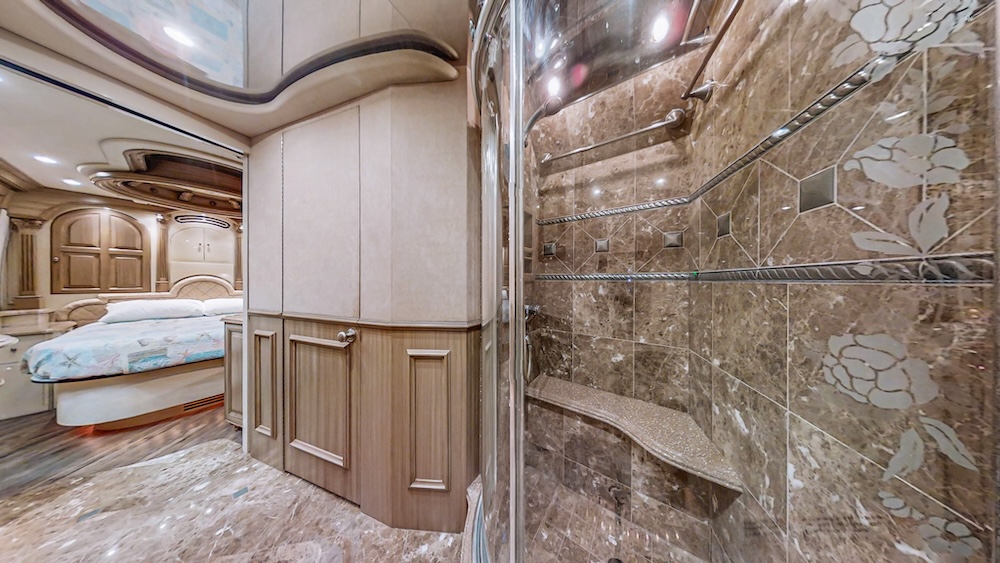 2004 Prevost Liberty XLII For Sale