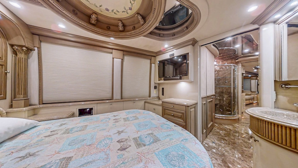 2004 Prevost Liberty XLII For Sale