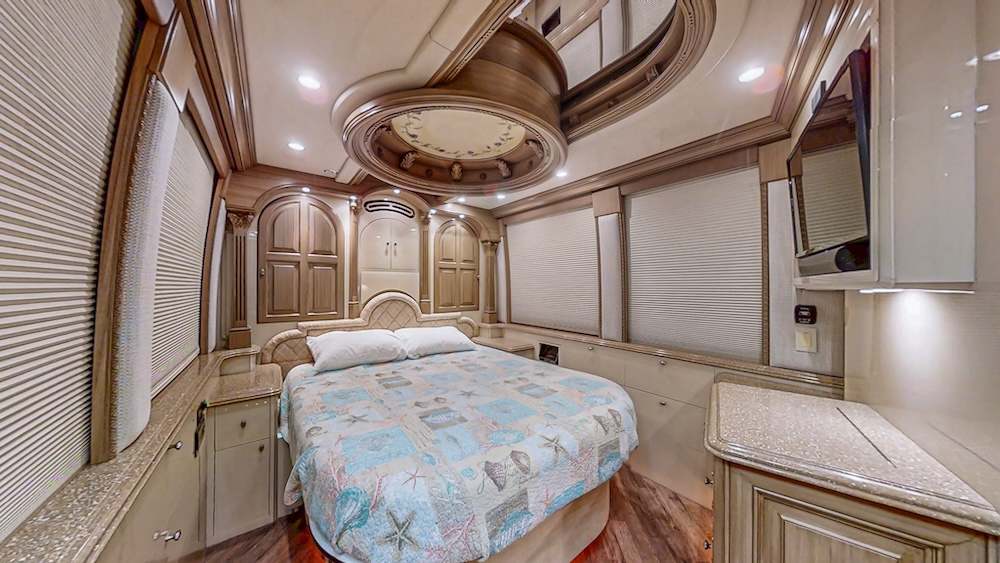 2004 Prevost Liberty XLII For Sale