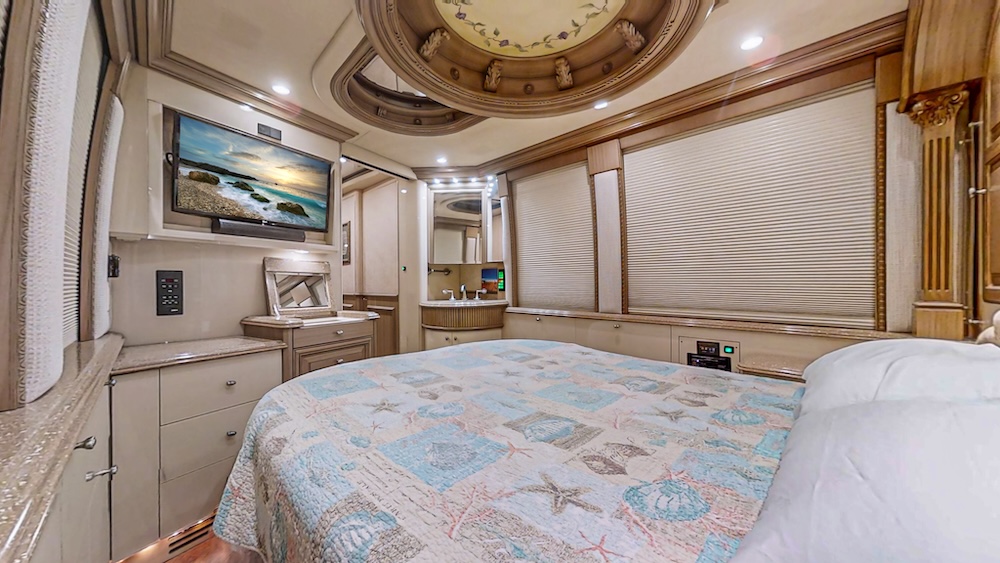 2004 Prevost Liberty XLII For Sale