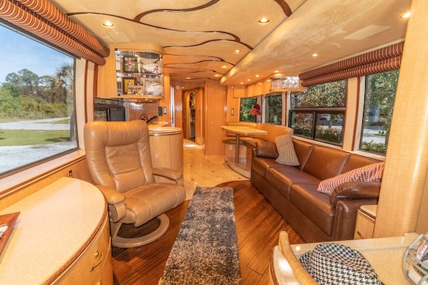 2004 Prevost Marathon H3-45 For Sale