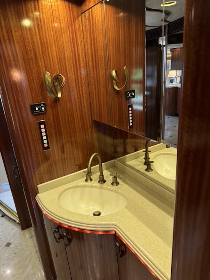 2004 Prevost Marathon H3-45 For Sale