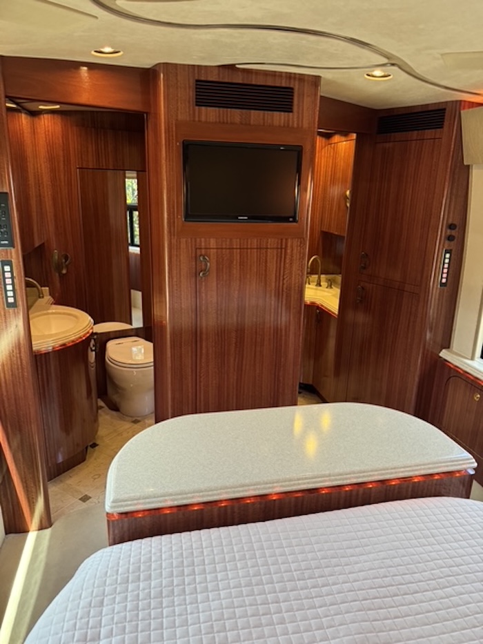 2004 Prevost Marathon H3-45 For Sale