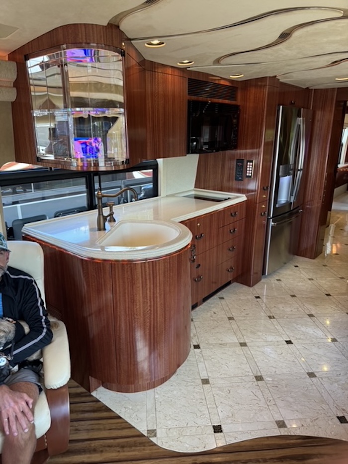2004 Prevost Marathon H3-45 For Sale