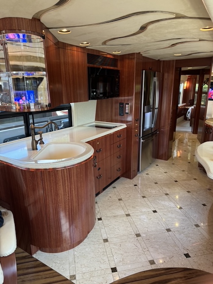 2004 Prevost Marathon H3-45 For Sale