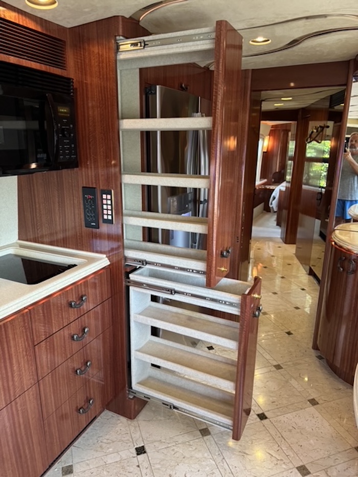 2004 Prevost Marathon H3-45 For Sale