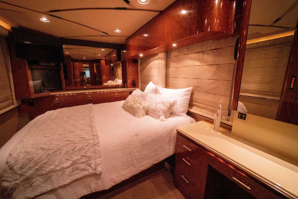 2004 Prevost Marathon XLII For Sale