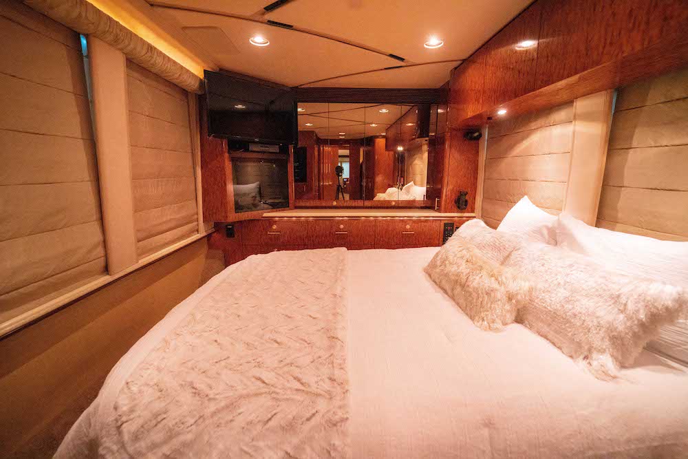 2004 Prevost Marathon XLII For Sale