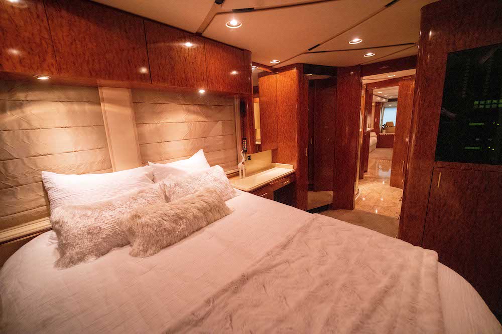 2004 Prevost Marathon XLII For Sale