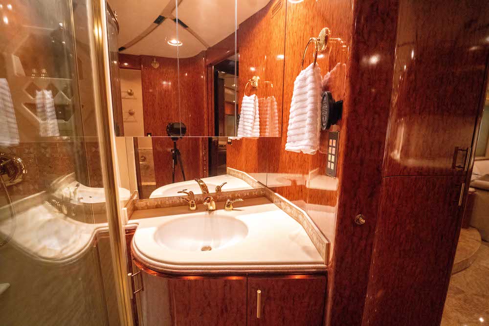 2004 Prevost Marathon XLII For Sale