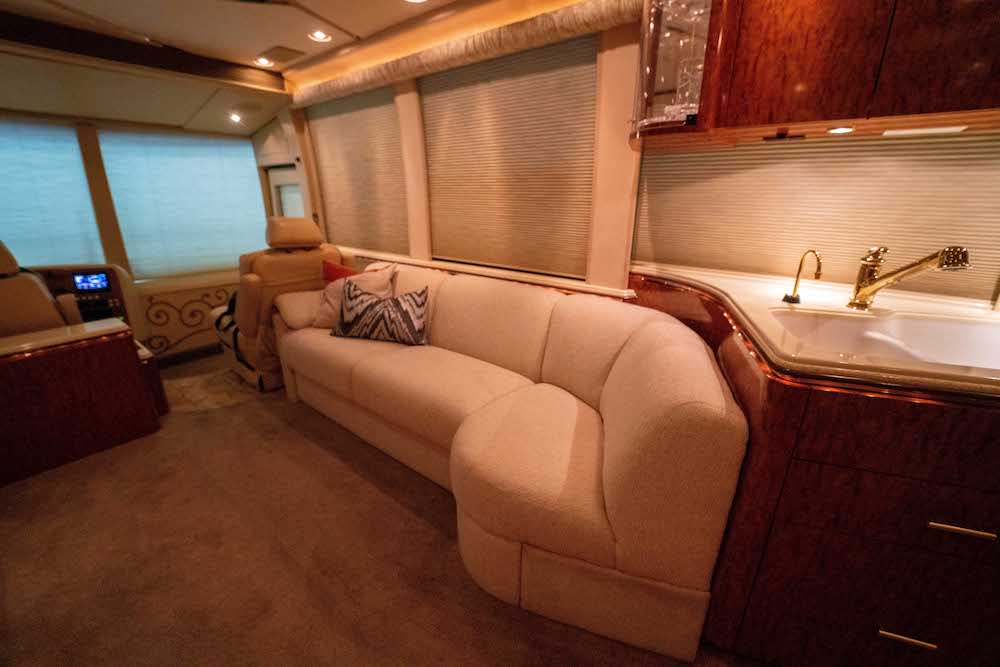 2004 Prevost Marathon XLII For Sale