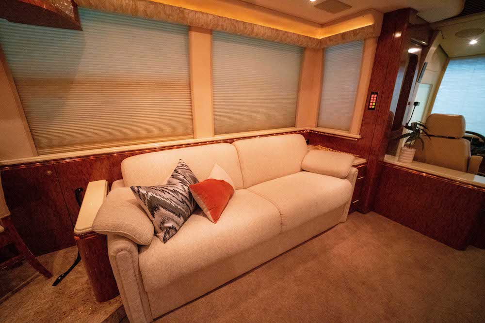 2004 Prevost Marathon XLII For Sale