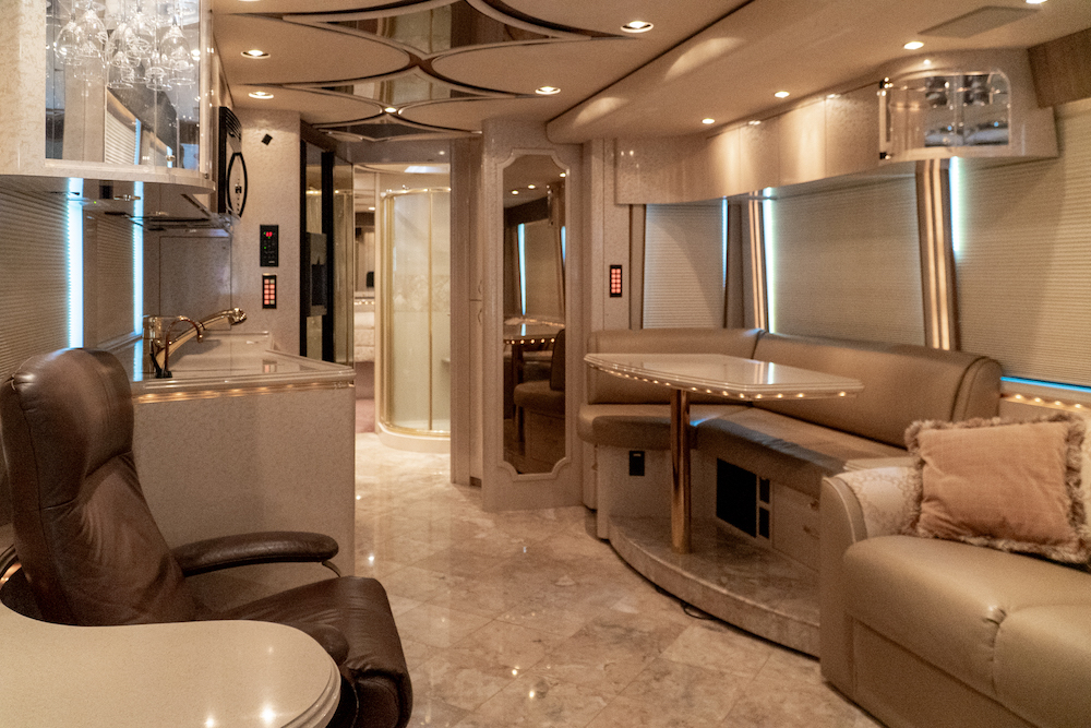 2004 Prevost Marathon XLII For Sale