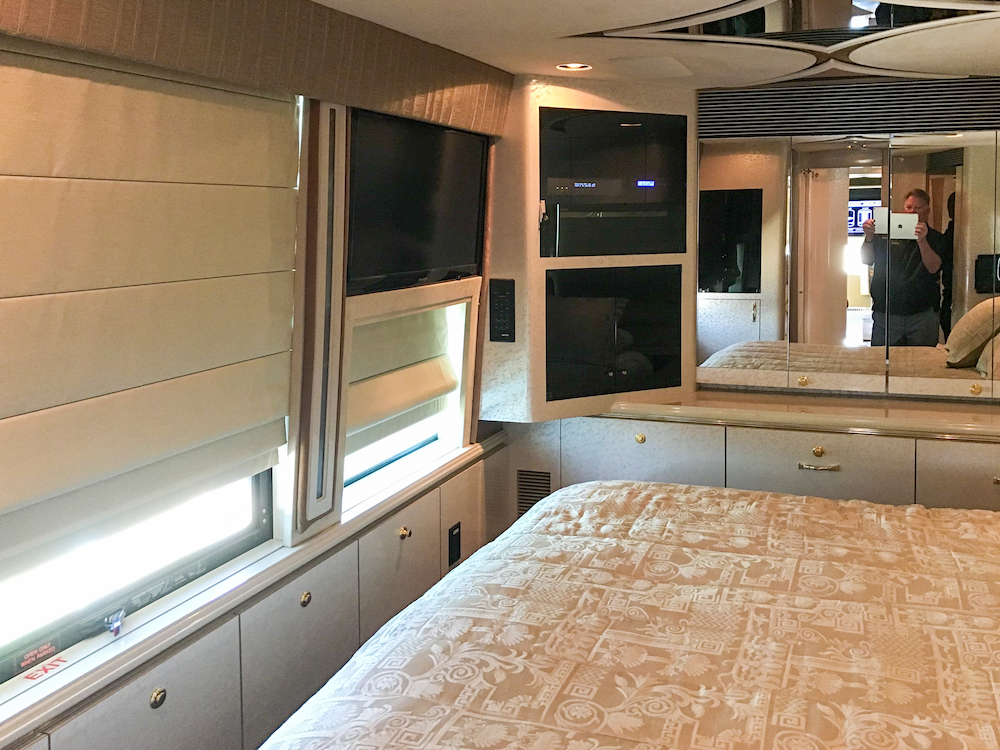 2004 Prevost Marathon XLII For Sale