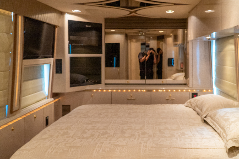 2004 Prevost Marathon XLII For Sale