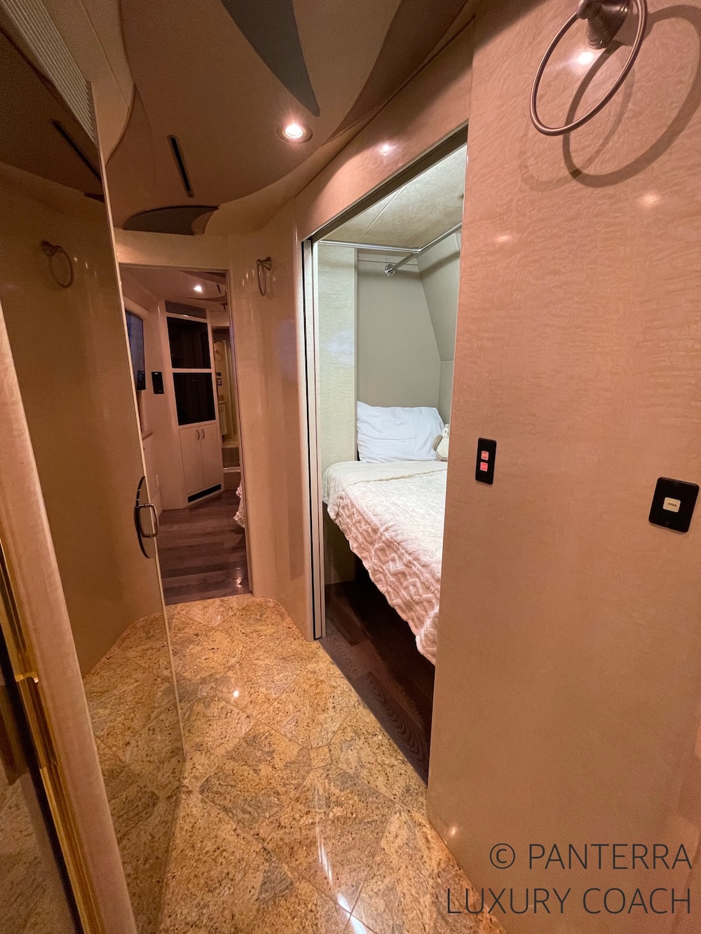 2004 Prevost Marathon XLII For Sale