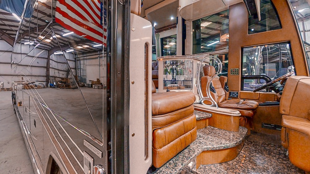 2004 Prevost Parliament H3-45 For Sale