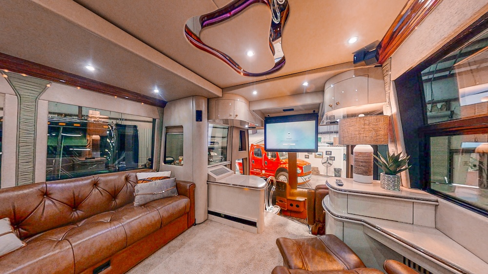 2004 Prevost Parliament H3-45 For Sale