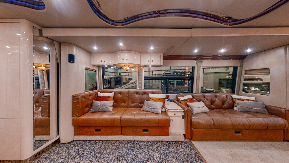 2004 Prevost Parliament H3-45 For Sale