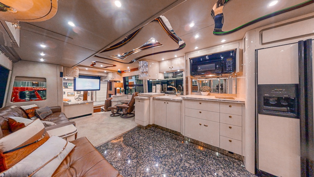 2004 Prevost Parliament H3-45 For Sale