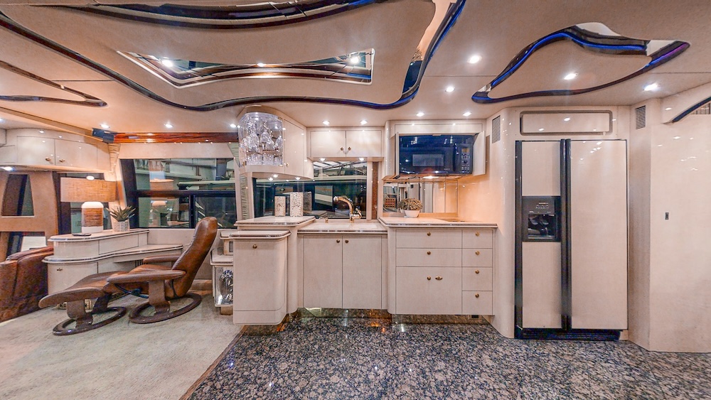 2004 Prevost Parliament H3-45 For Sale