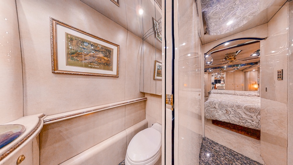 2004 Prevost Parliament H3-45 For Sale