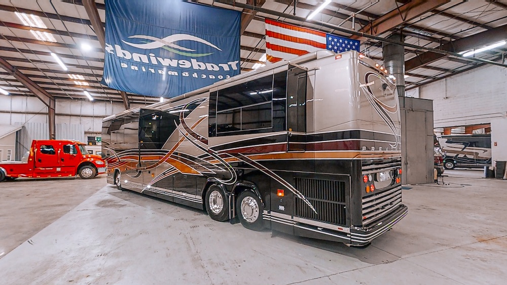 2004 Prevost Parliament H3-45 For Sale