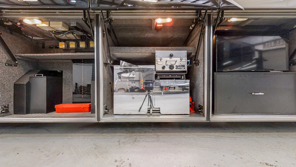 2004 Prevost Parliament H3-45 For Sale